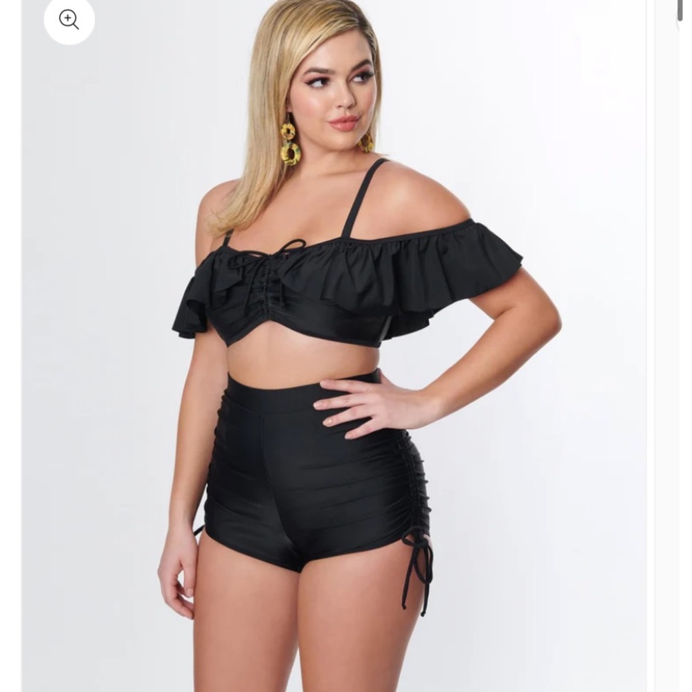 Unique‎ Vintage NWT Black Pull Tie Swim Shorts Only